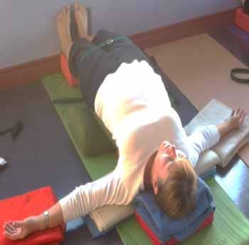 Viparita Dandasana: Supported Straight Rod Pose